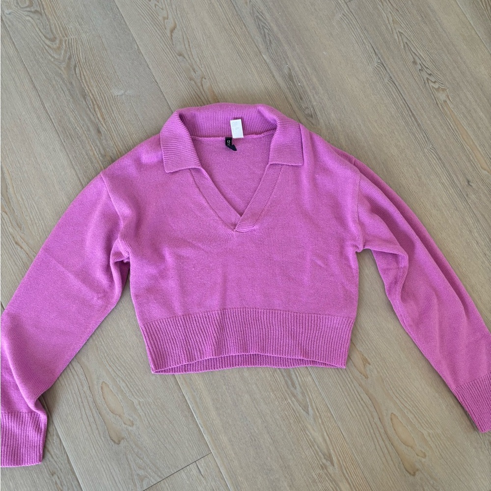 Pink cropped v neck sweater from H&M